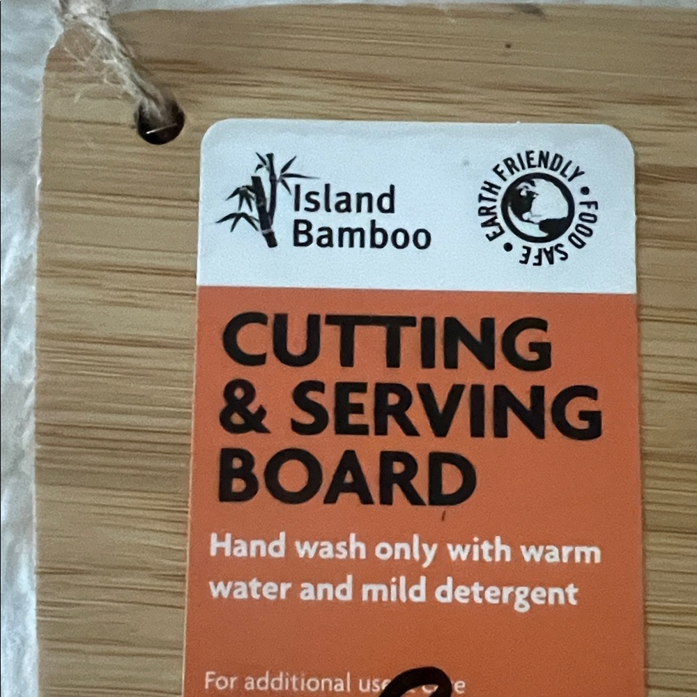 CUTTING
& SERVING
BOARD
Hand wash only with warm water and mild detergent - Picture 10 of 13